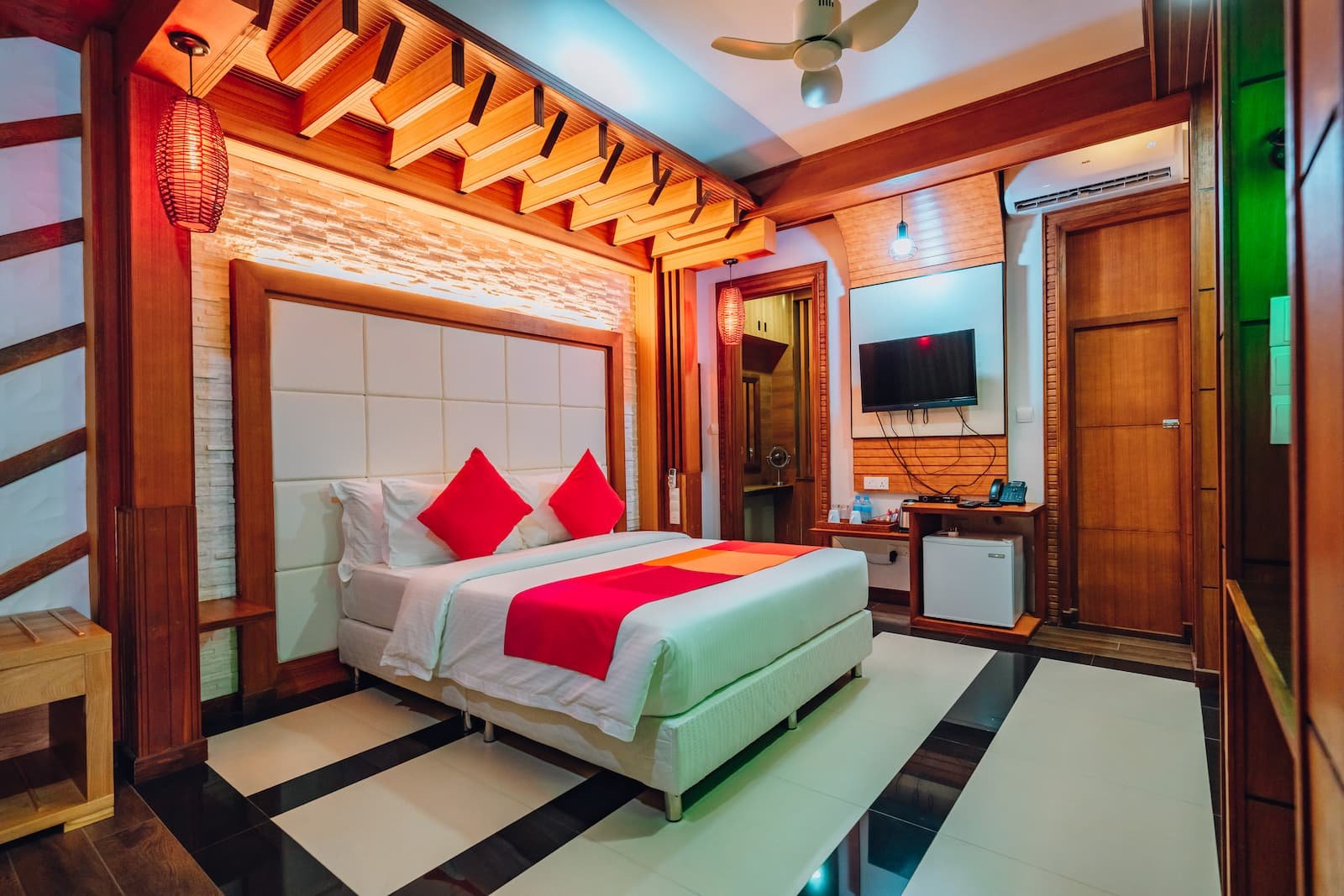 Deluxe Queen Room